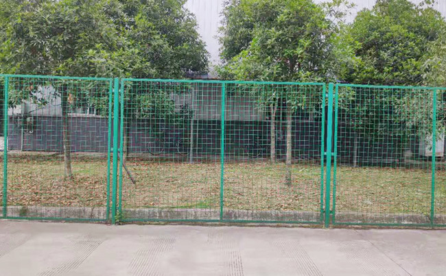 圍墻護(hù)欄圖片.jpg