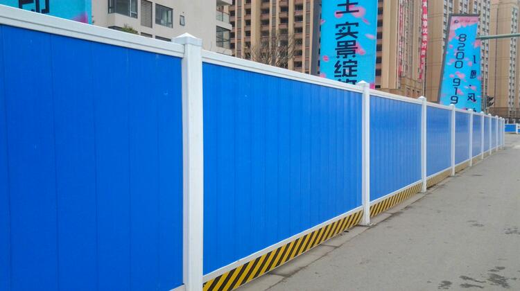 pvc圍擋護(hù)欄廠家.jpg